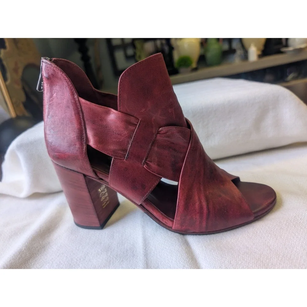 New! Benheart 40/9.5-10 Glove leather Red Heel Zip Open Toe Sandals